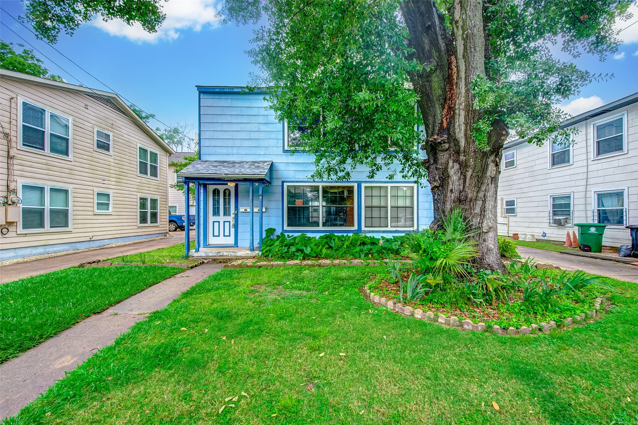 1526 Welch Street Houston TX 77006