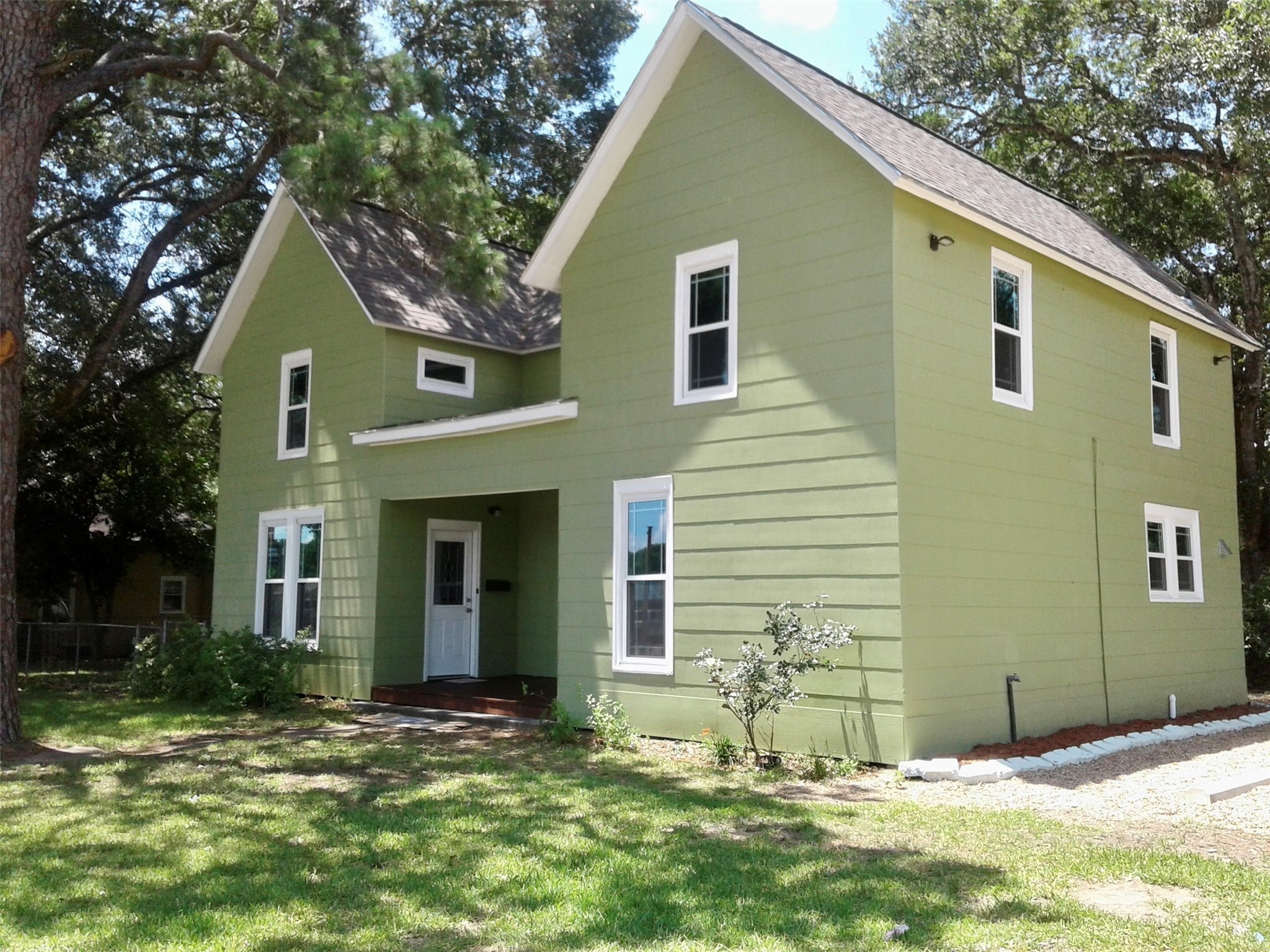 502 S Mechanic Street El Campo TX 77437
