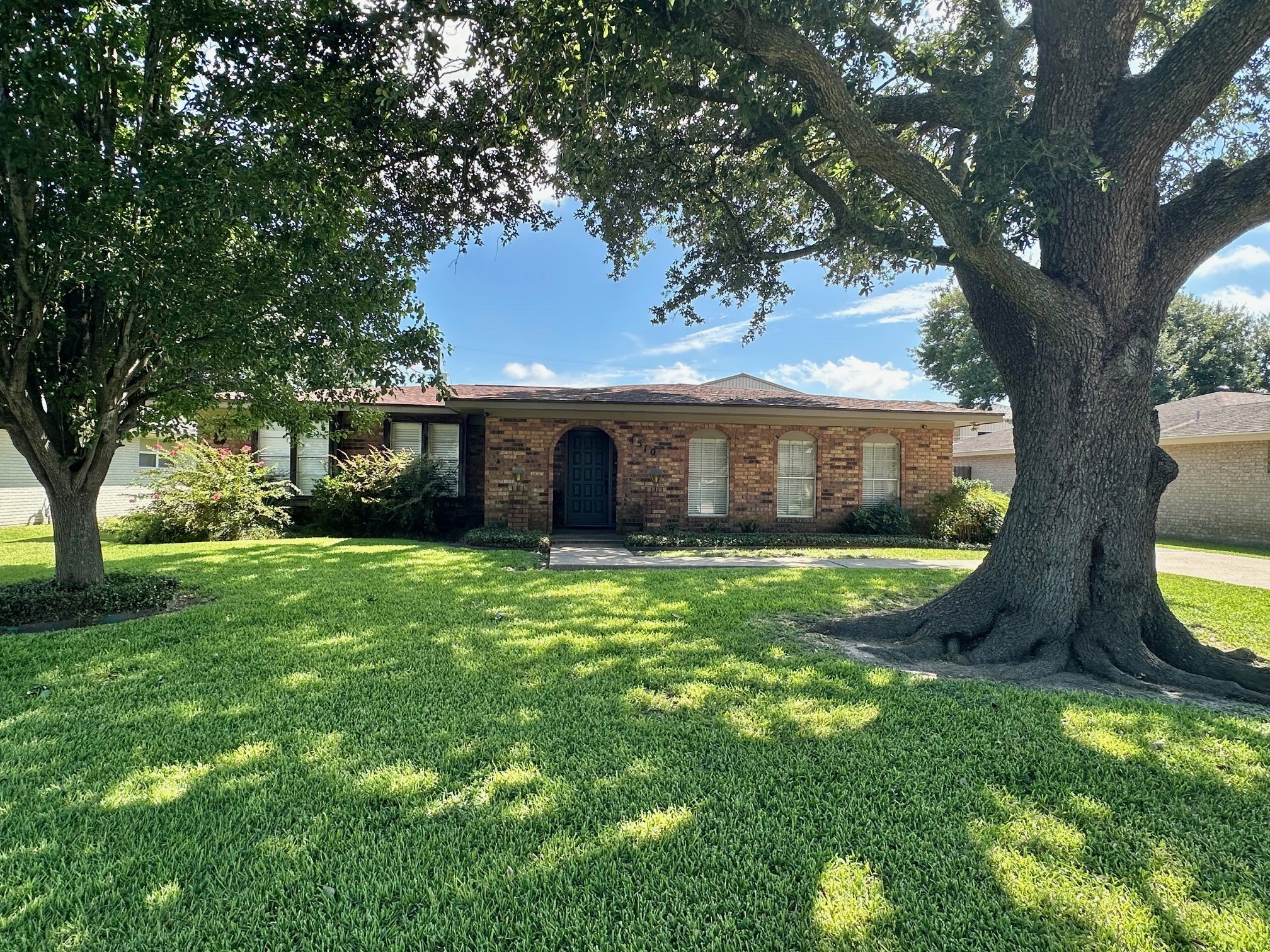 4510 Graves Avenue Groves TX 77619