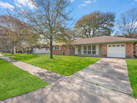 6115 Shadow Crest Street Houston TX 77074
