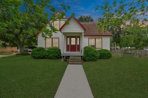 2201 E James Street Baytown TX 77520