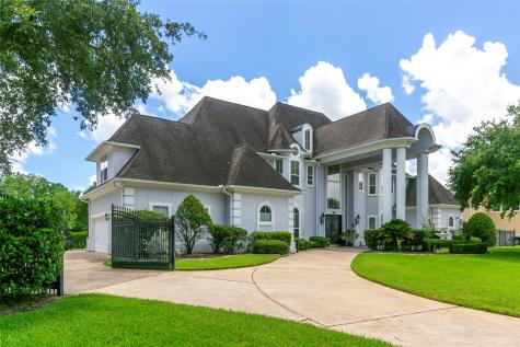 2734 Lakecrest Drive Pearland TX 77584