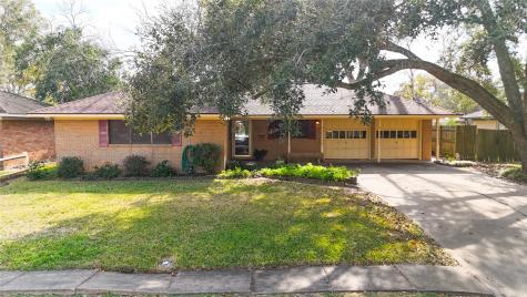 907 Peach Street El Campo TX 77437