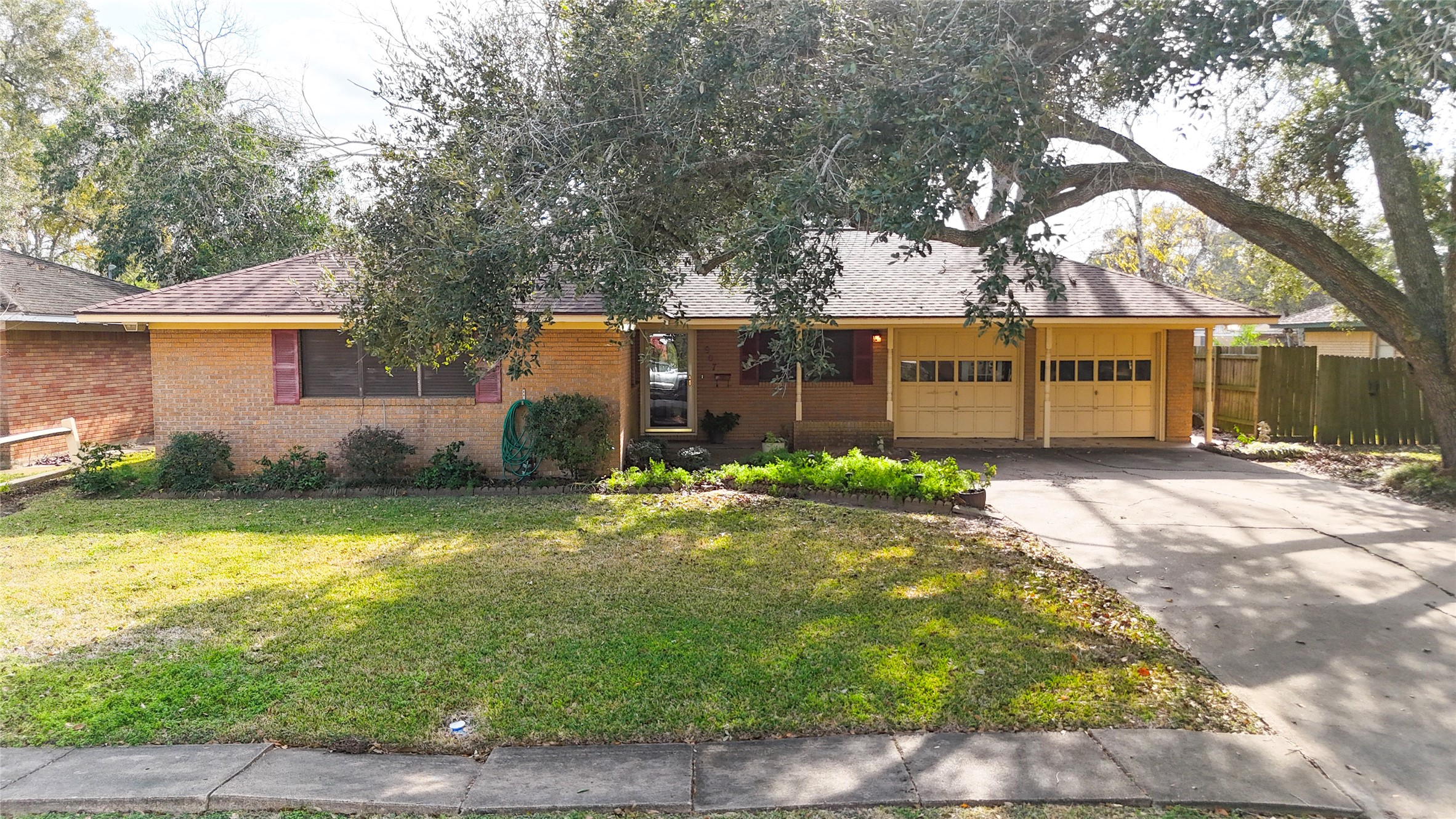 907 Peach Street El Campo TX 77437