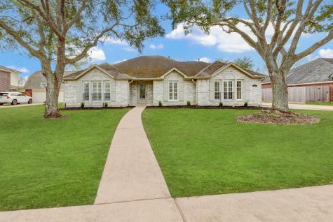 904 White Pine Drive Friendswood TX 77546