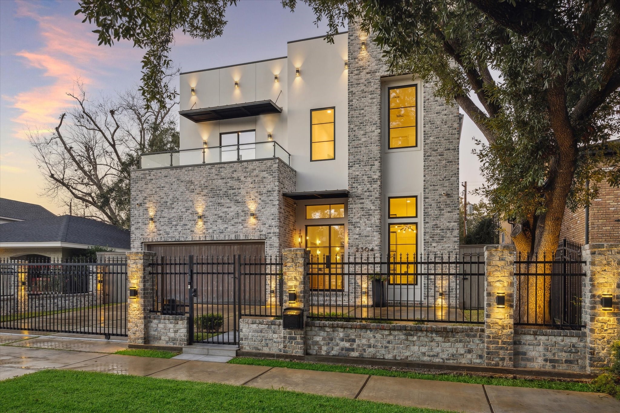 2304 Robinhood Street Houston TX 77005