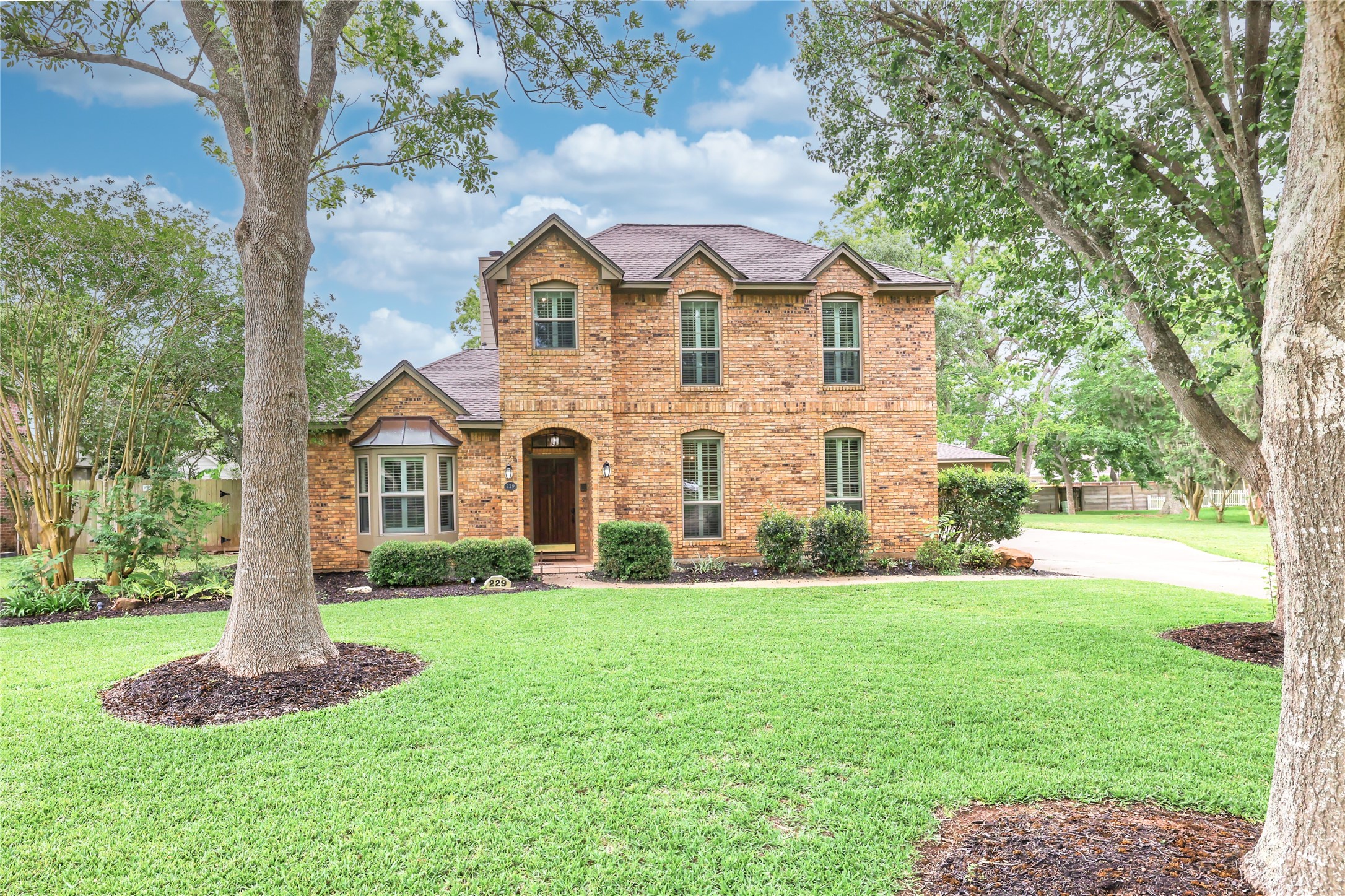 229 Dewberry Drive Lake Jackson TX 77566