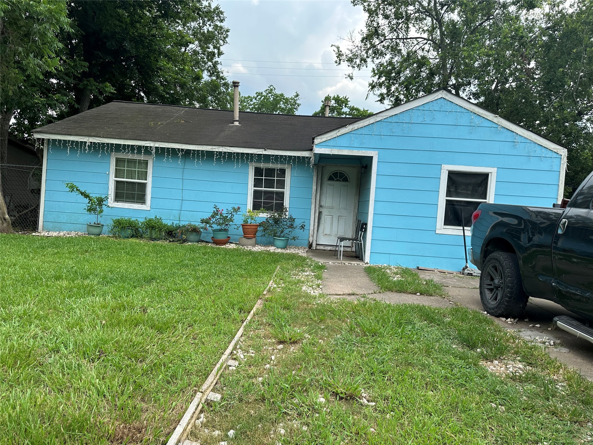 4938 Van Fleet Street Houston TX 77033