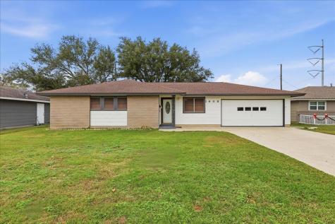 1608 Avenue H Nederland TX 77627