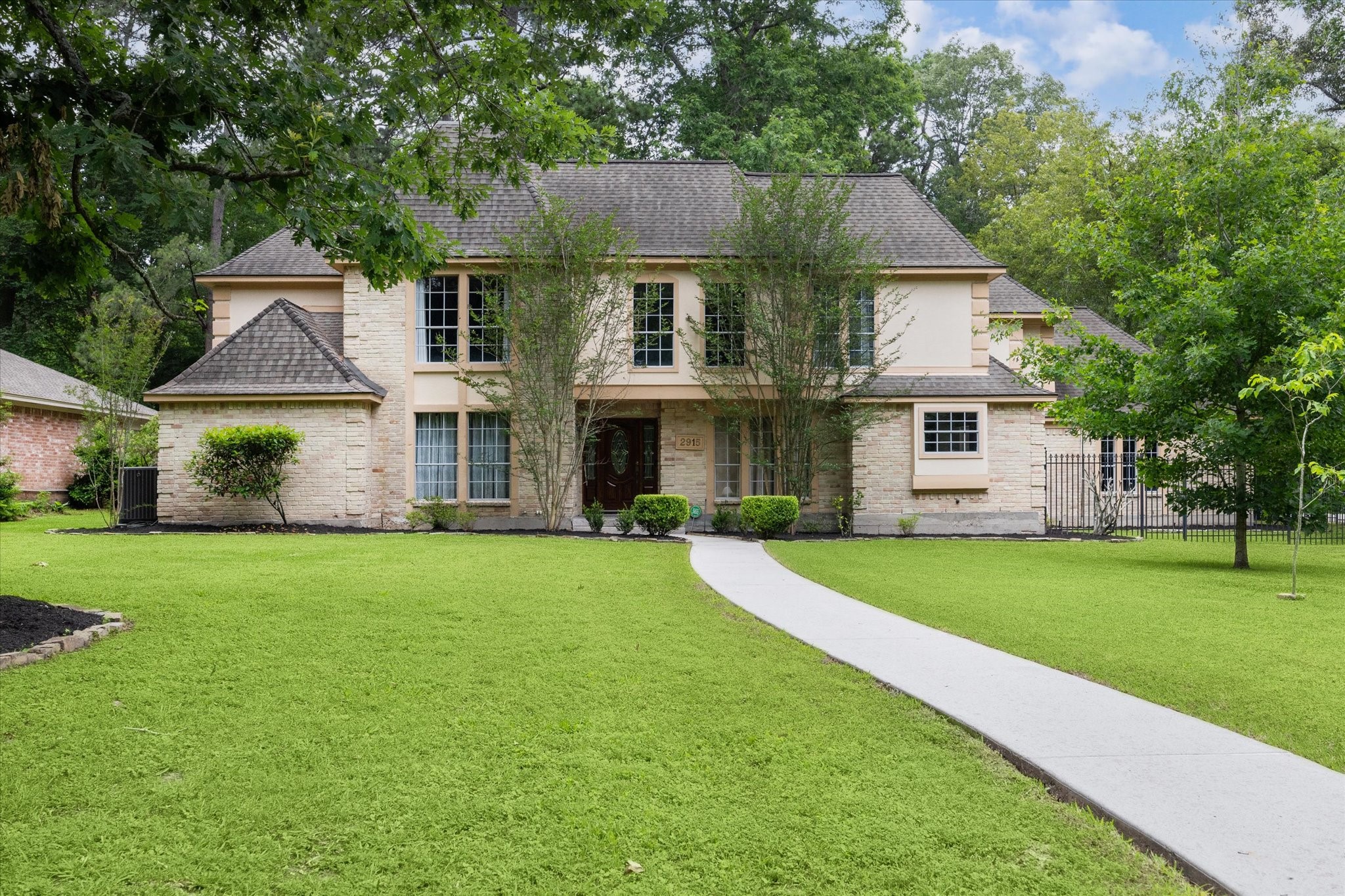 2915 Woods Estates Drive Kingwood TX 77339