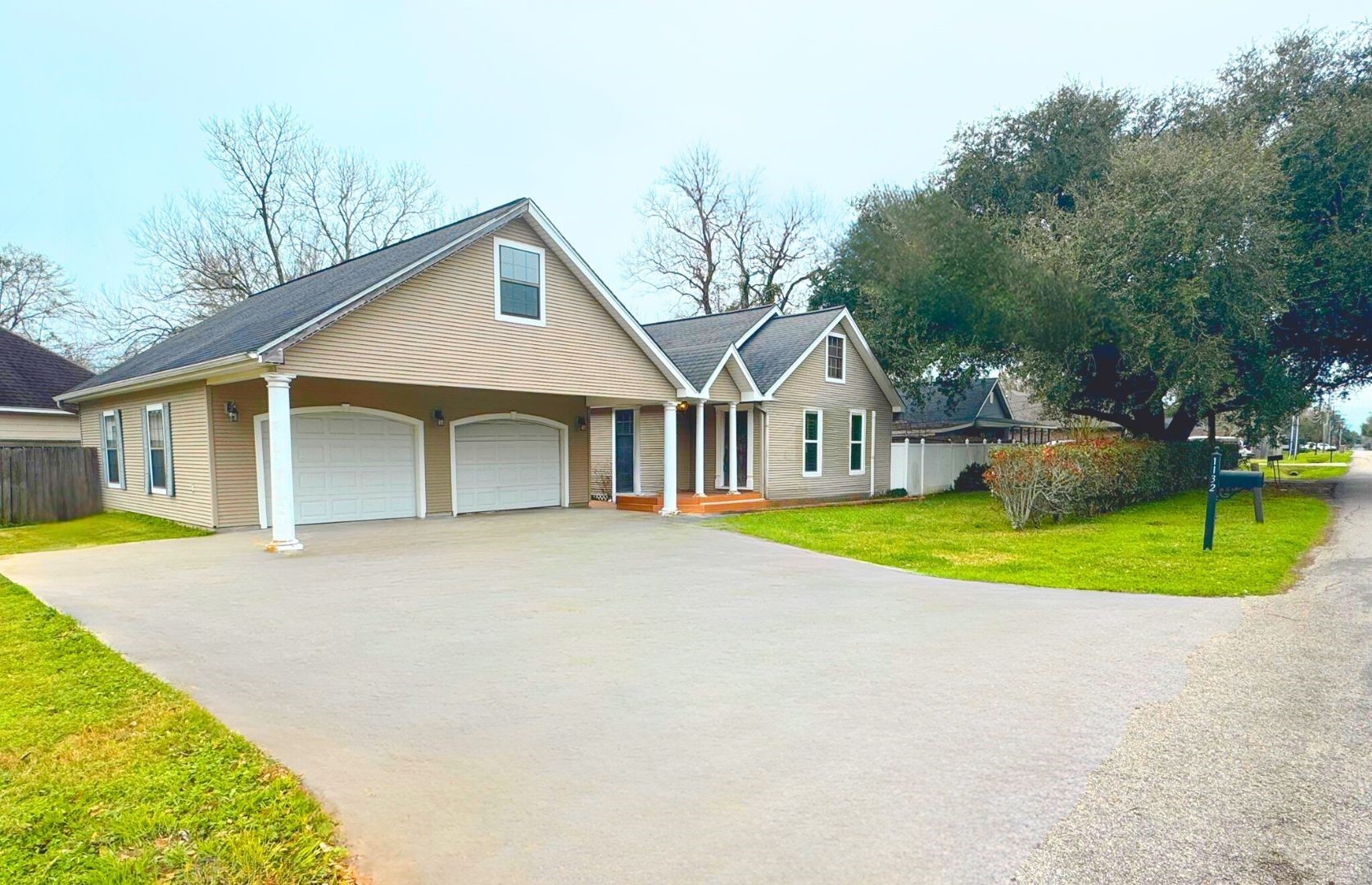 1132 E Port Neches Avenue Port Neches TX 77651