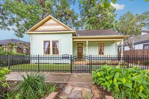906 Arlington Street Houston TX 77008