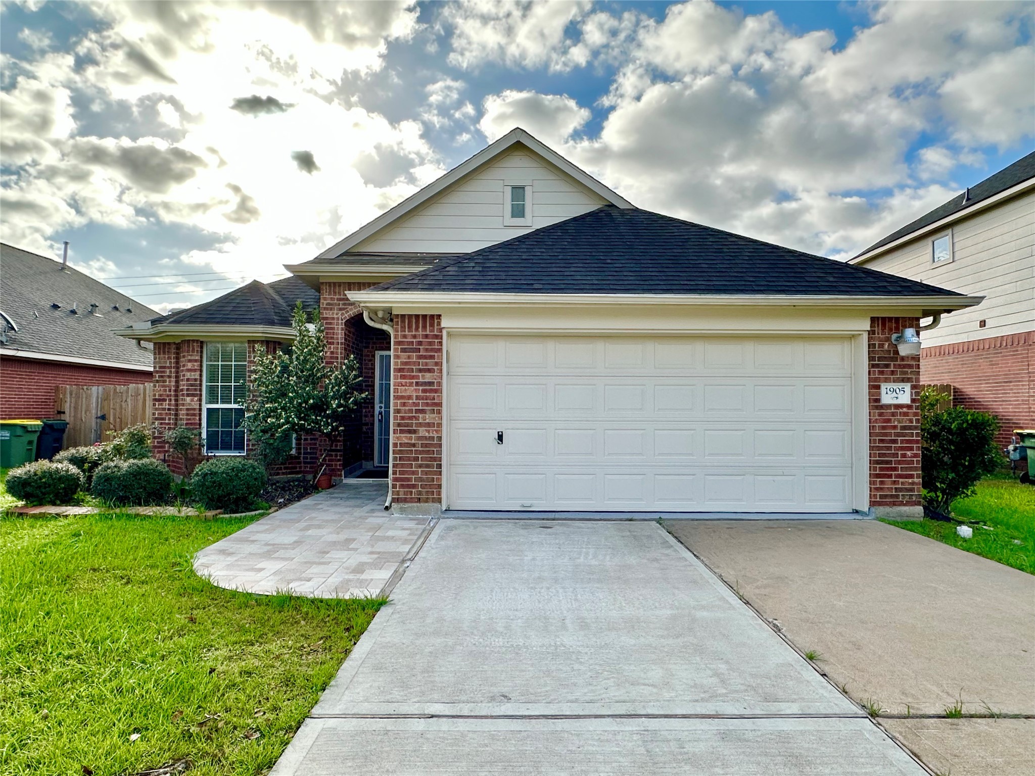 1905 Hollow Mist Lane Pearland TX 77581