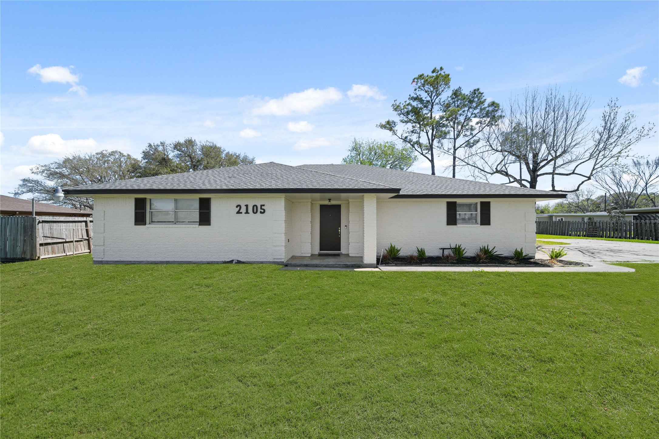 2105 Melanie Lane Pearland TX 77581