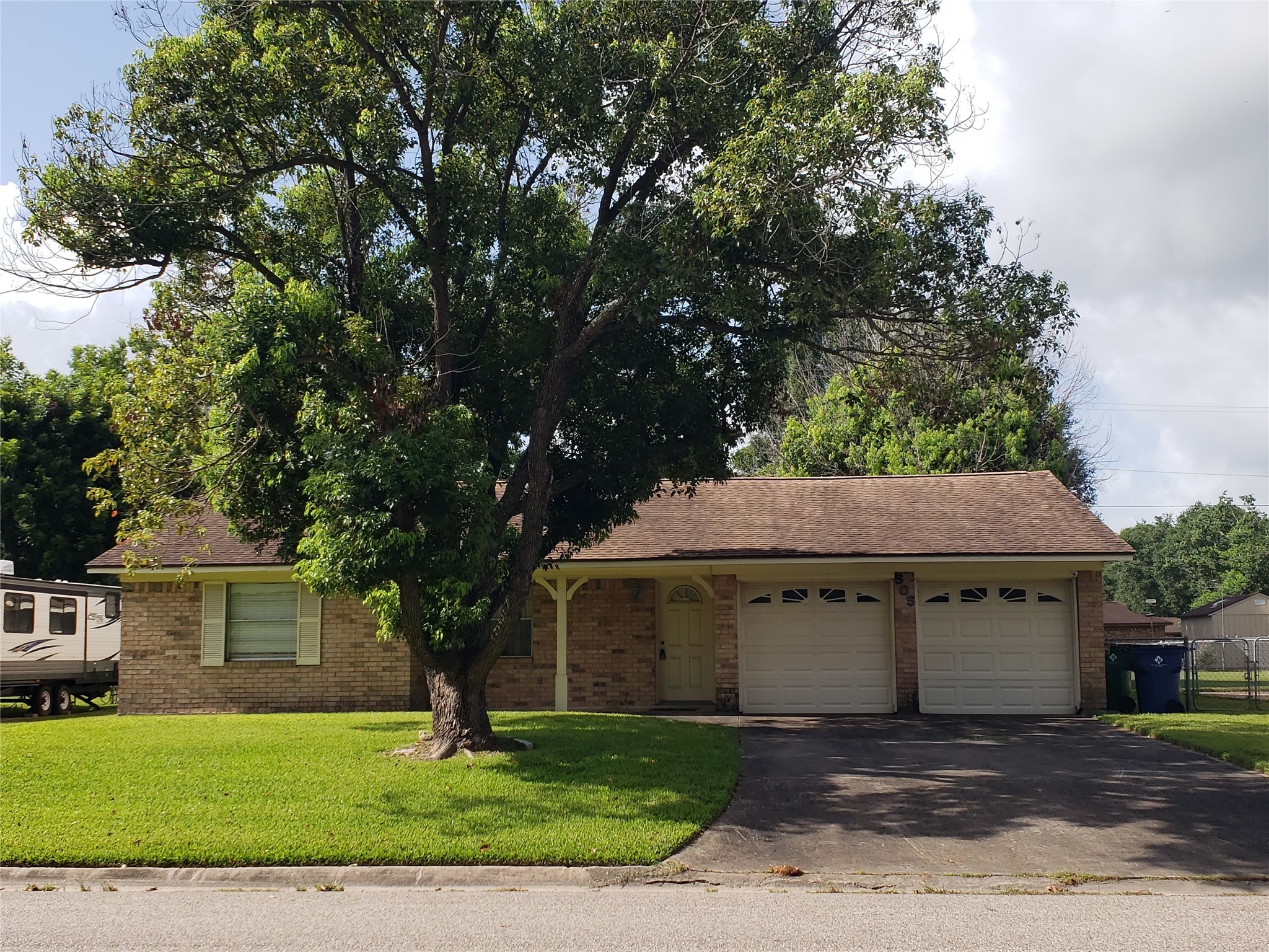 505 Catalpa Street Angleton TX 77515