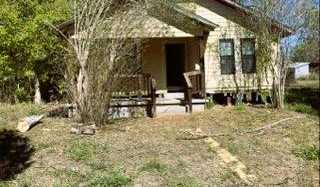 804 1st Street Floresville TX 78114