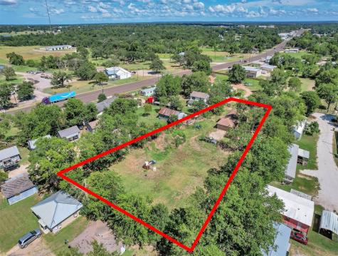 203 E Lance Street Madisonville TX 77864