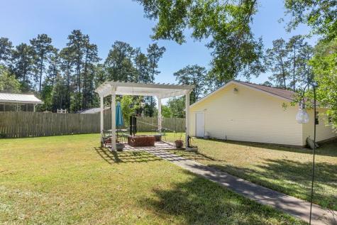 215 W Wildwood Drive N Village Mills TX 77663