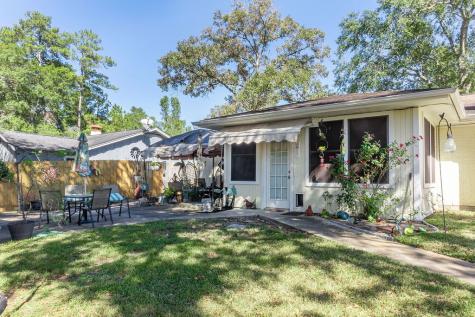 215 W Wildwood Drive N Village Mills TX 77663