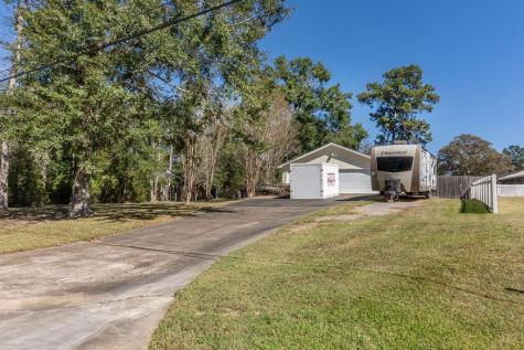 215 W Wildwood Drive N Village Mills TX 77663