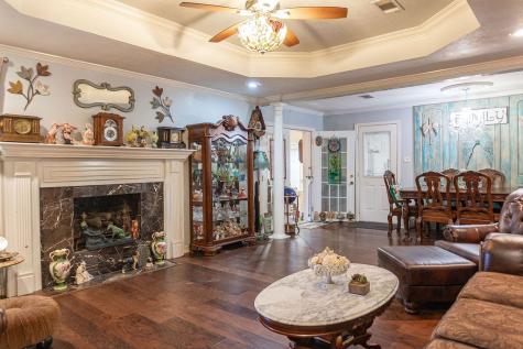 215 W Wildwood Drive N Village Mills TX 77663