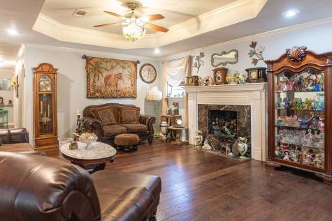 215 W Wildwood Drive N Village Mills TX 77663