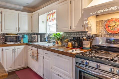 215 W Wildwood Drive N Village Mills TX 77663