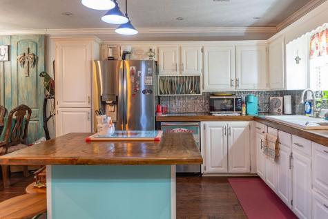 215 W Wildwood Drive N Village Mills TX 77663