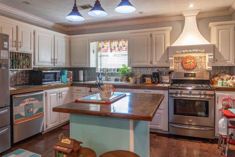 215 W Wildwood Drive N Village Mills TX 77663
