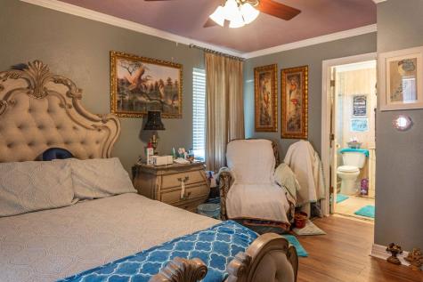 215 W Wildwood Drive N Village Mills TX 77663