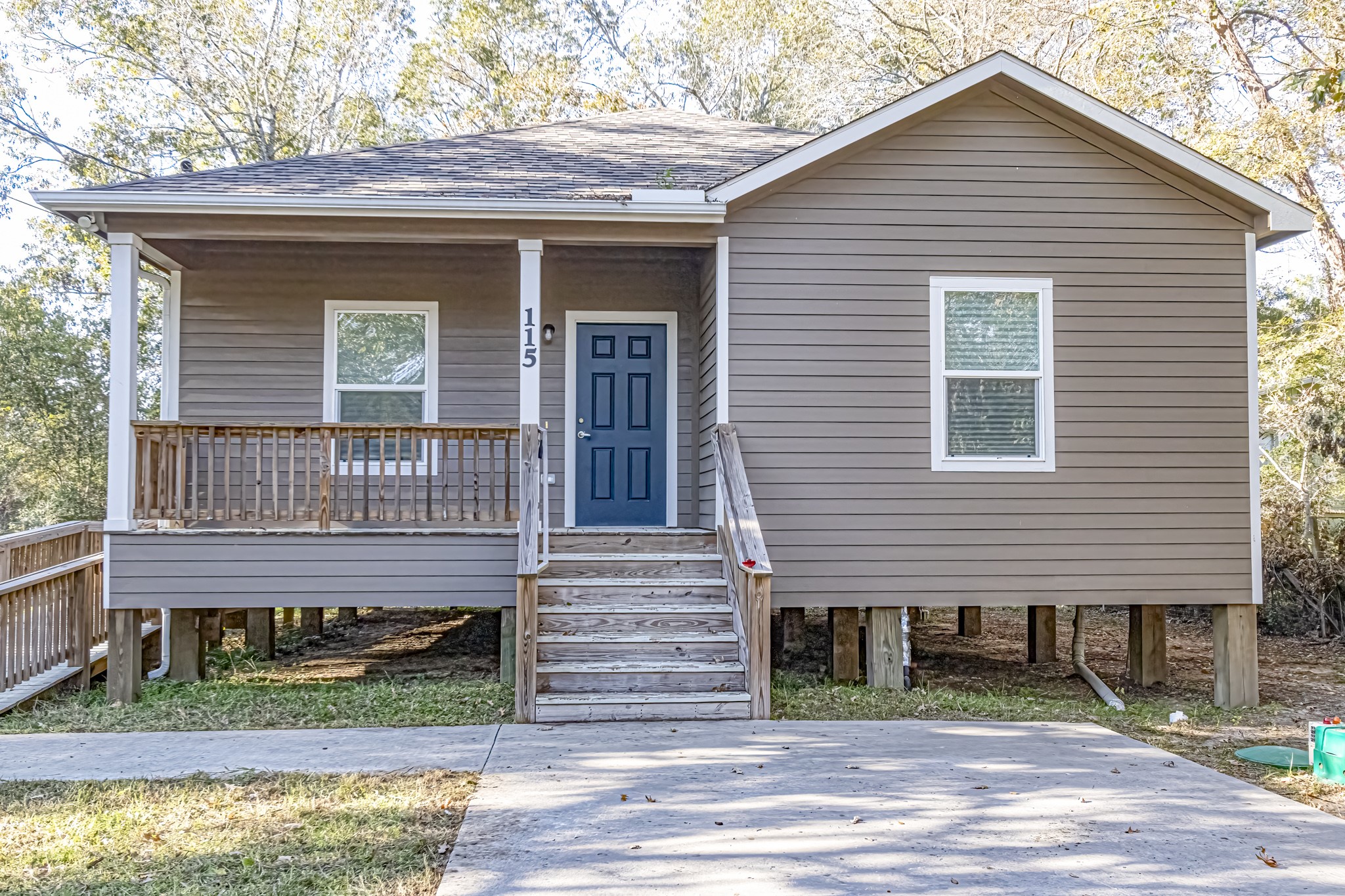 115 Dick Livingston TX 77351