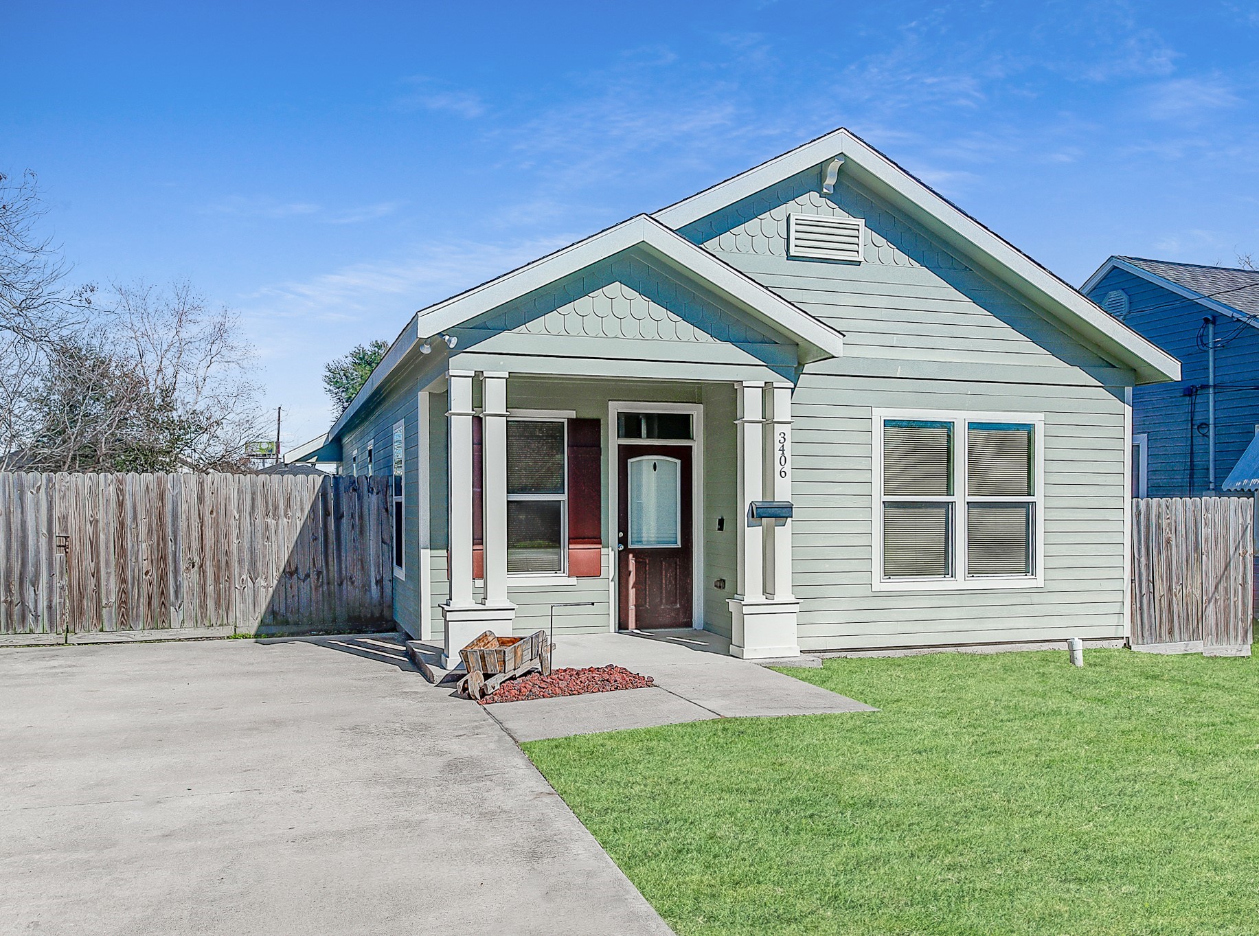 3406 Charles Avenue Groves TX 77619