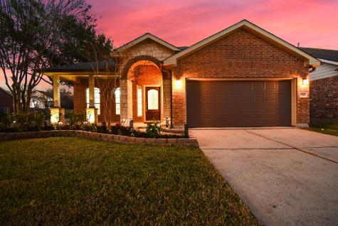 13015 Shallow Falls Lane Pearland TX 77584