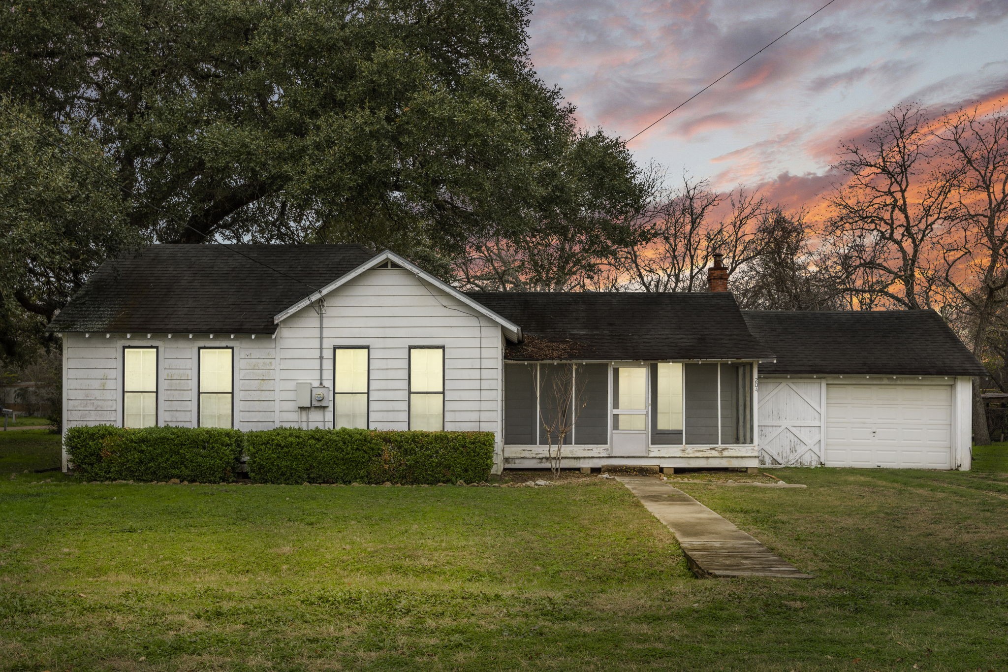 204 6th Street Glidden TX 78943