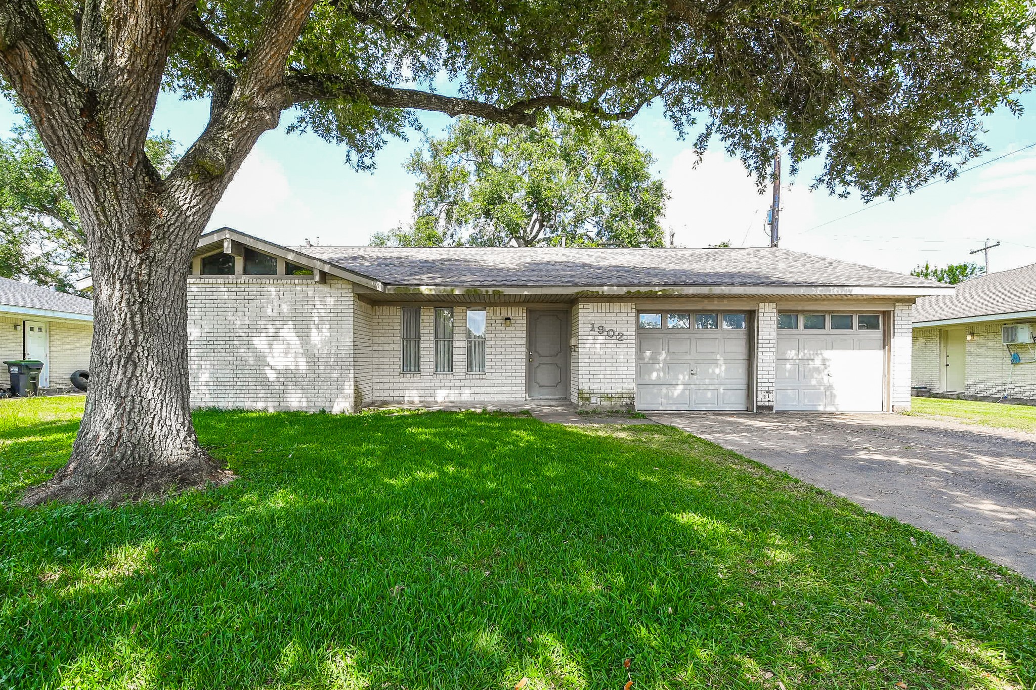1902 S Memorial Court Pasadena TX 77502