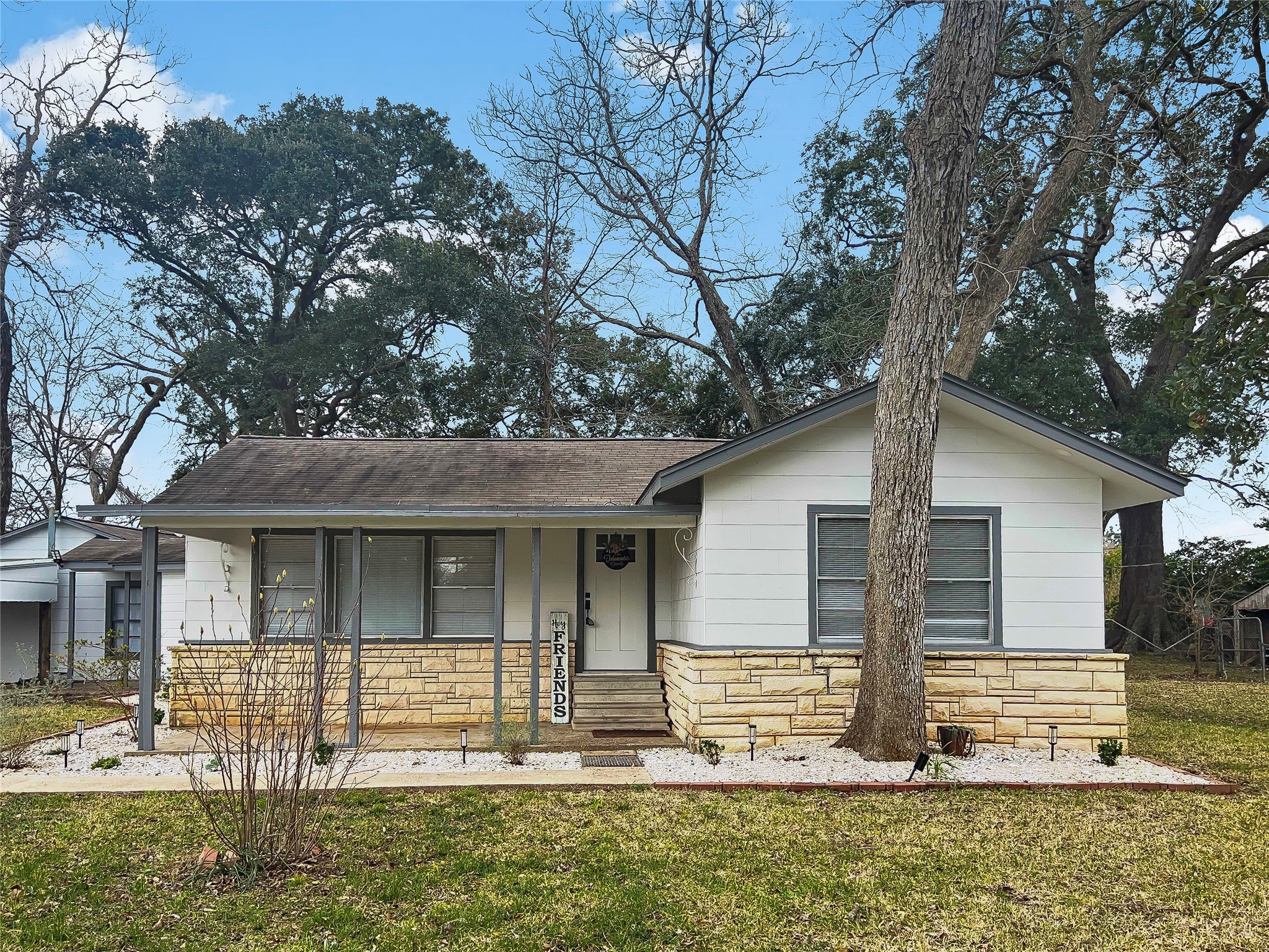 105 Cottonwood Drive Richwood TX 77531