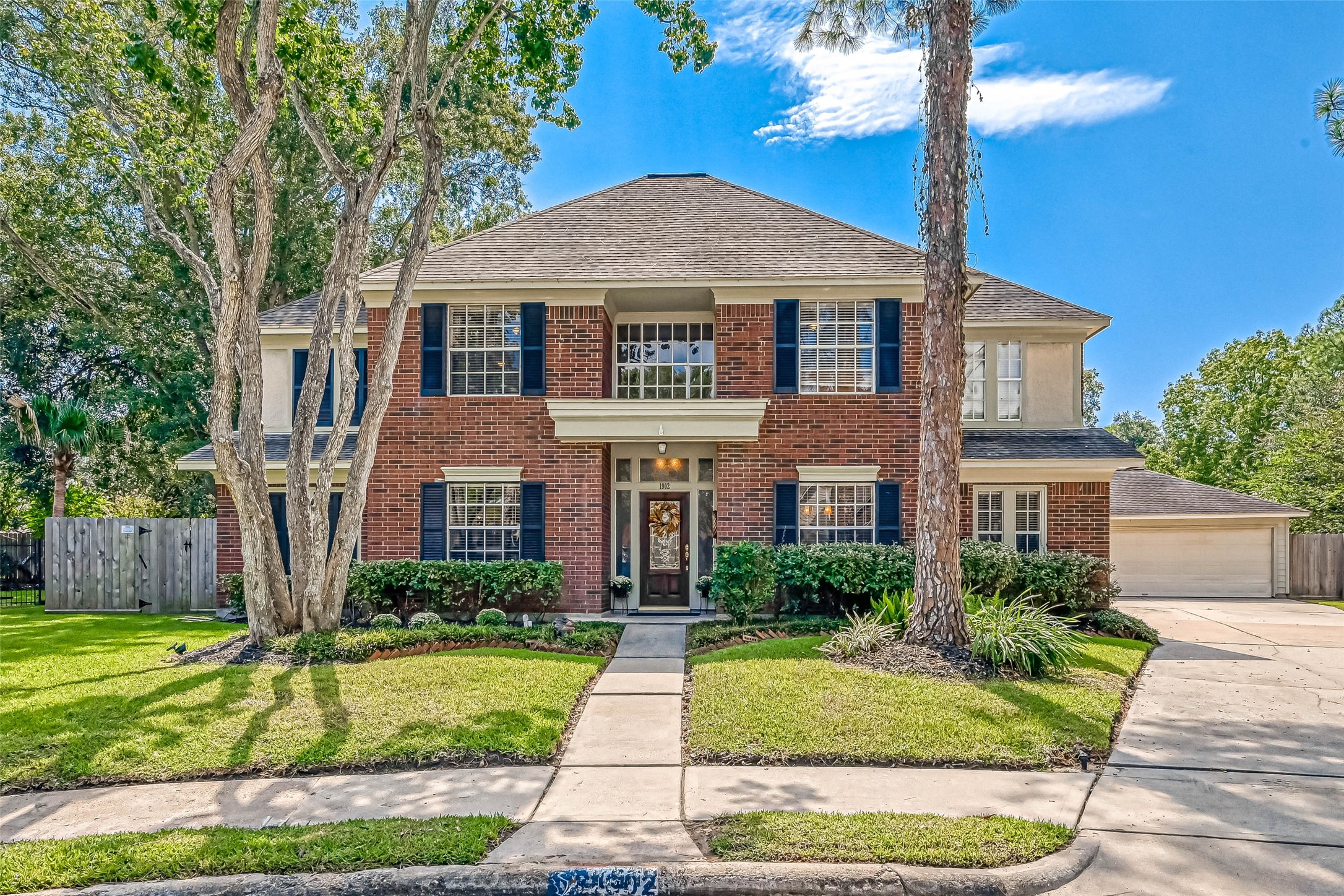 1902 Hillside Oak Lane Houston TX 77062
