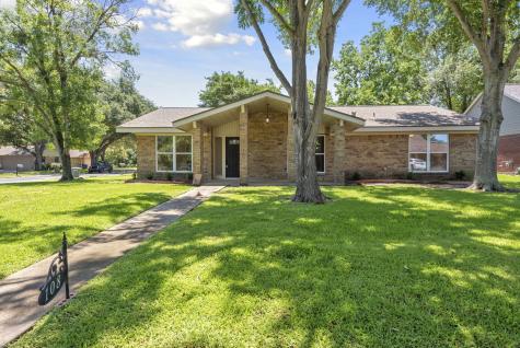 108 Pine Valley Street Huntsville TX 77320