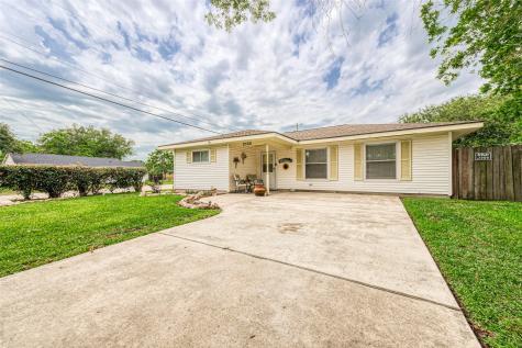 2132 13th Avenue N Texas City TX 77590