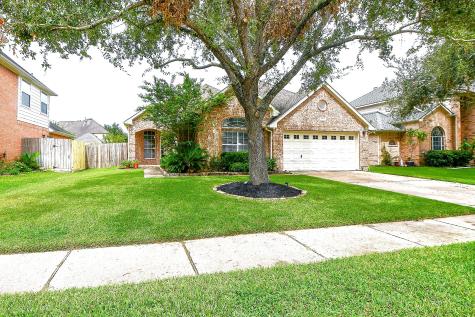 2502 Sunburst Lane Pearland TX 77584