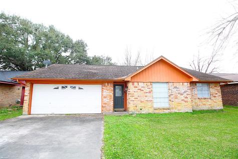 904 Molina Drive Angleton TX 77515