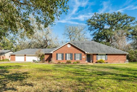 126 Sleepy Hollow Drive Lake Jackson TX 77566