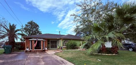1742 Gardenia Drive Houston TX 77018