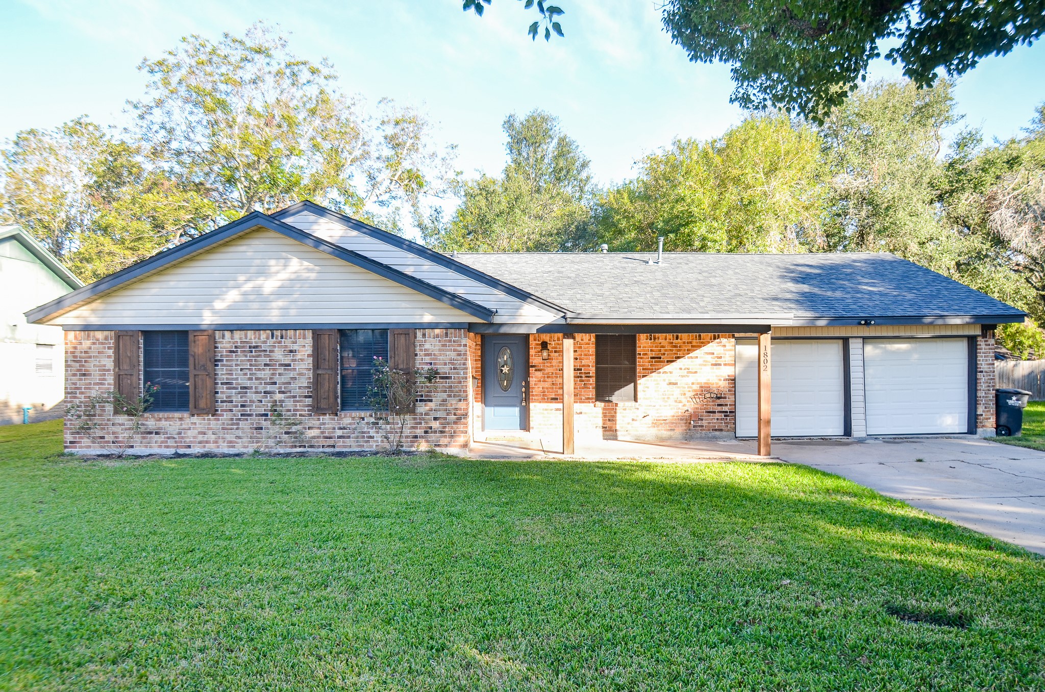 1802 Coffee Street Alvin TX 77511