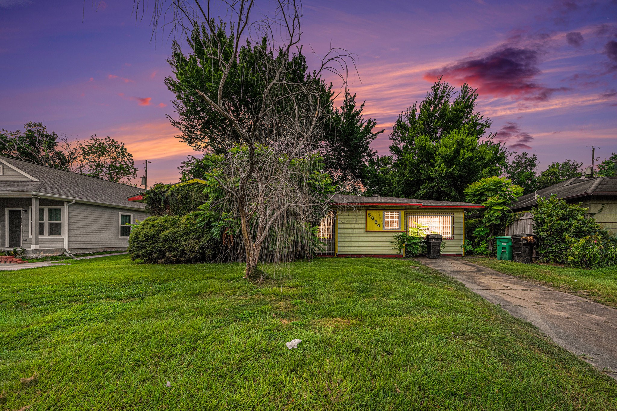 5654 Westover Street Houston TX 77033