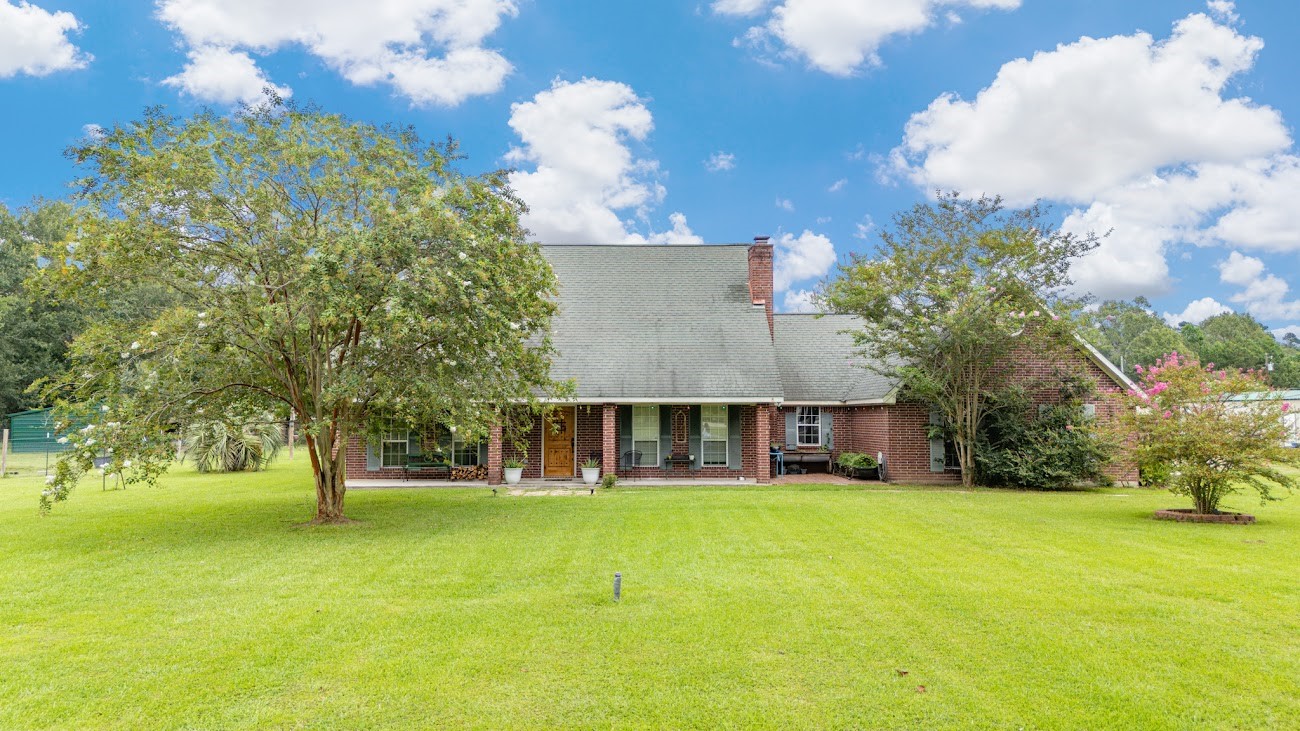 168 County Road 6507 Dayton TX 77535