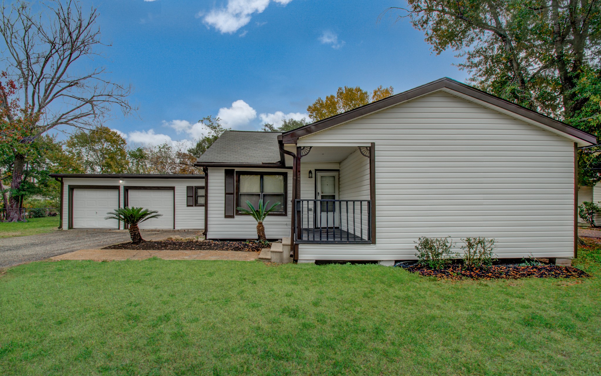 213 N 6th Street Highlands TX 77562