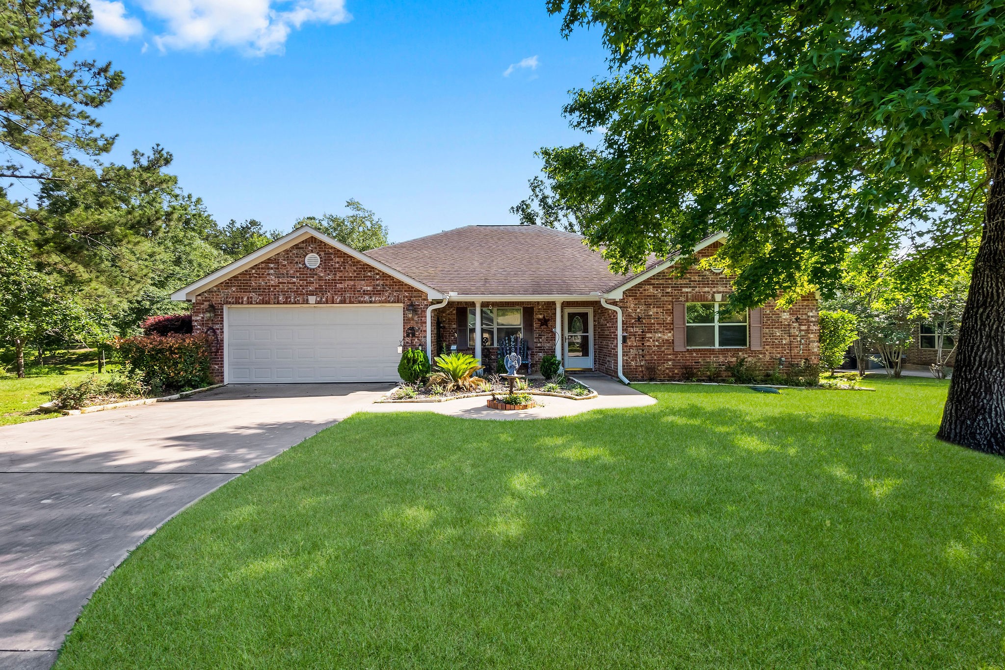650 W Lake Drive Livingston TX 77351