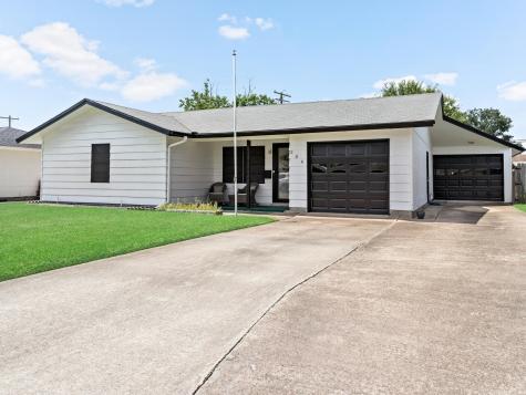 204 S 2nd 1/2 Street Nederland TX 77627