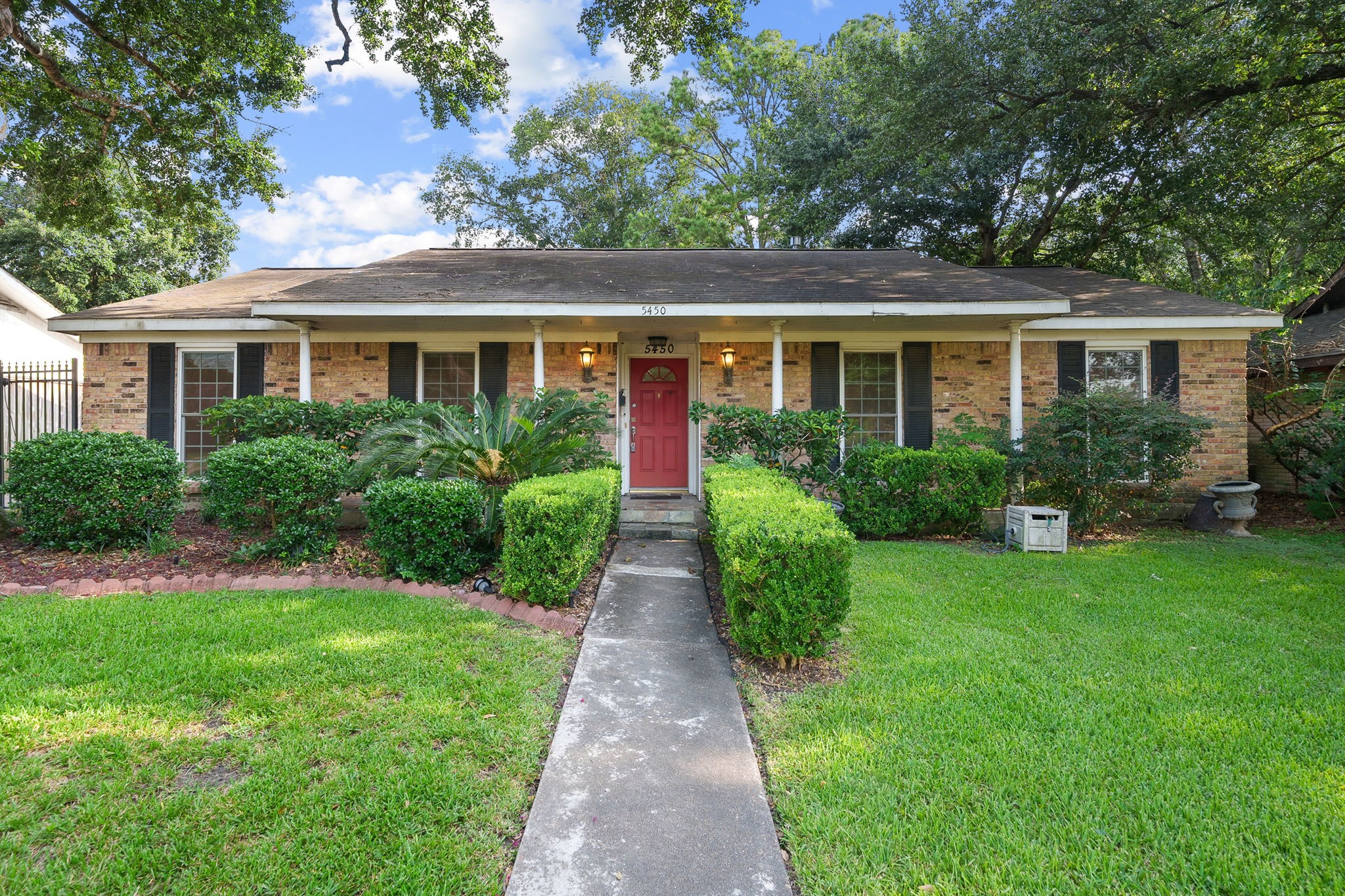 5450 Loch Lomond Drive Houston TX 77096